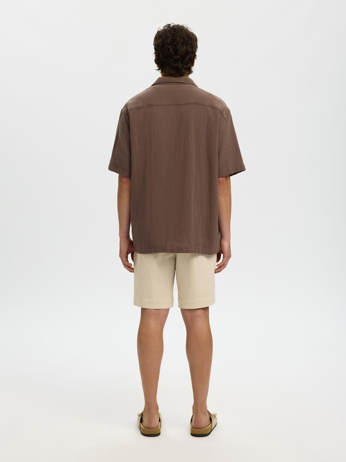 model_shot-back
